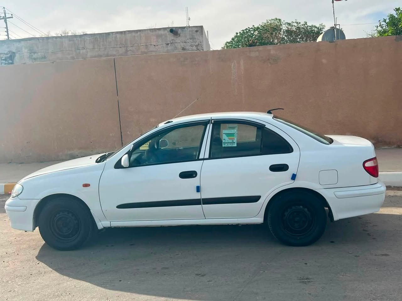 السلام عليكم
للبيع سني ياباني اصلي موديل 2002 
بيه بنيد + جاملغ امامي + باب + جاملغ خلفي 
مكينه قبق اسود شرط لاتنقيص ولاتبخير 
كير اوتو + جام عادي + تخم تاير 
+ صدر امامي + خلفي + تبريد ثلج شرط 
السياره حلوه وجاهزه مابيه اي نقص 
السياره رقم صلاح الدين مشروع وطني يعني شرط التحويل 
السعر 73 وبيه مجال للشراي 
الاستفسار ***********
