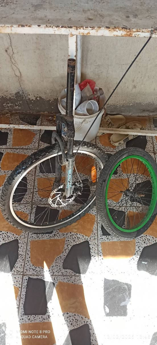 سلام عليكم متاح باسكل حجم 26 و زوج تايرات مامستخدم مال امزون  العنوان بابل شارع 60


**إذا كنت صاحب هذا الإعلان وتريد حذفه لأي سبب، رجاءا أرسل رسالة إلى الدعم الفني**