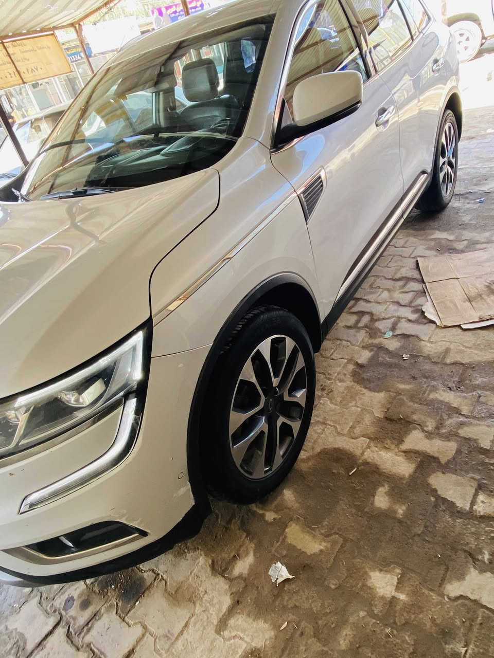 السلام عليكم
رينو كوليوس موديل ٢٠١٨ رقم بغداد 
فول مواصفات عدى الفتحه 
السياره جاهزه محرك كاز 
جاهزه مابيه نقص 
السعر ١٠٥ وبيه مجال 
العنوان النجف 
***********
