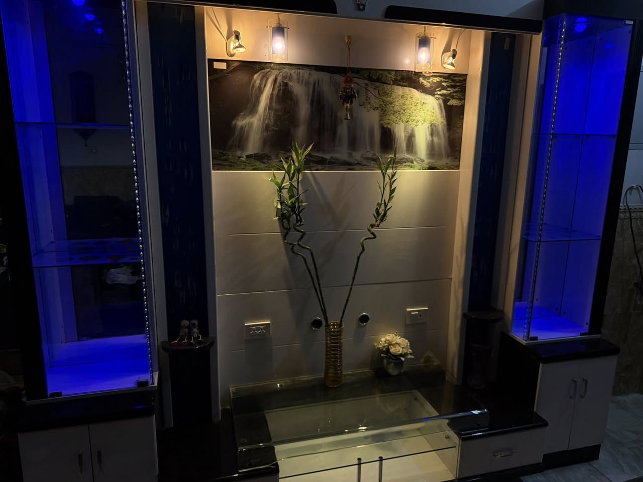 بسم الله الرحمن الرحيم❤️
📛📛📛📛للبيع بسعر منافس جدا 
معرض 
القياسات 
225cm*260cm 
معرض مزود ب إضاءات بالألوان جميلة بالإضافة إلى رسمة جميلة 
سعر المعرض 400الف دينار قابلة للتفاوض 
مكان المعرض: بابل/حلة 
للتواصل : 
على ماسنجر لهذة الصفحة


**إذا كنت صاحب هذا الإعلان وتريد حذفه لأي سبب، رجاءا أرسل رسالة إلى الدعم الفني**
