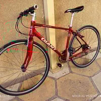 جاينت سكيب حديث و نضيف   فول المنيوم ما نقصة اي شي   .حجم الفريم S   ....