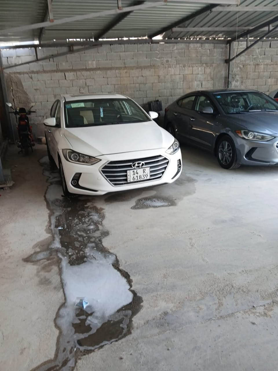 السلام عليكم ورحمة الله وبركاته 

النترا موديل ٢٠١٧ خليجي فول ما عدا البصمه 

(بيها طرف الجاملغ والبنيد فقط)

كلللللش خفيفه 

مكينه ٢٠٠٠ دوش تخبل/دواخل بيجي واسودّ 

رقم بصرة بأسمي 
سنويتها ل ٢٨

سعرها (١٤٧)

مكان السياره /البصرة - الزبير 

رقم الهاتف / *********** الزبير, البصرة
