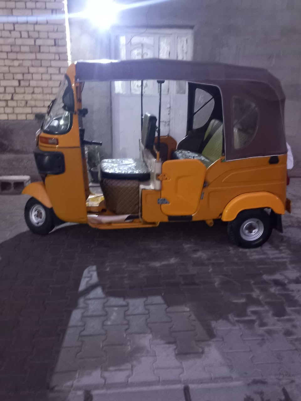 سلام عليكم تكتك البيع مديل واحد وعشرين تكتك البلديه مرقمه ابغداد تكتك خيرمن الله كله مكاني ابغداد شعله سعر بسبعة ونص وبيه مجال ***********
