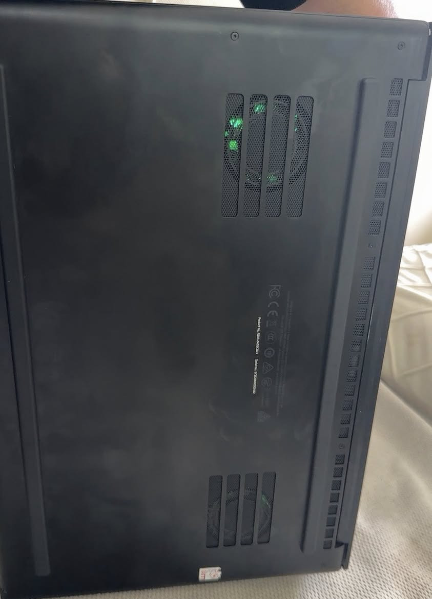 لابتوب ريزر  Rtx3080 8GB
رام 32ddr

هارد 1تيرا

17-11800H

شاشه 4k )240hz)

السعر قفل 1000$

***********
