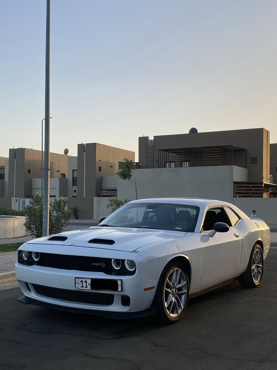 جالنجر 2022 GT فور ويل
للبيع او المراوس 
السيارة ماشية : 63 الف ميل

السيارة جاهزة و ما ناقصها شي و نضيفة 
رقم بغداد انكليزي ب اسمي السيارة

مواصفات : 
١- حساسات خلفية 
٢- شاشة وسط 
٣- كامرة خلفية 
٤- كشن كهرباء
٥- تبريد قطعتين 
٦- شفتات ستيرن 
٧- دبل اكزوز 
٨- تحكمات ستيرن
٩- مراية وسطية تعتيم 
١٠- شاشة اعطال
١١-تشغيل عن بعد
١٢- صندوك كهرباء 
١٣- كامرة دوارة

السيارة مكفولة مكينة و كير  
كلشي ما بيها نقص 

السيارة قطعتين صبغ : 
بنيد 
چاملغ امامي ايسر 
بيها  بارد السيارة و بيه خشم شاصي خفيف حداً ايسر
 حتى لحد يكول ها معبالي بيه شاصي
للاستفسار : ***********
و هلا و سهلاً و بيكم خير و تدللون
مكانها : مجمع البدور السكني - بغداد
او اليرموك
سعر السيارة :175 ورقة و بيه مجال  و قابلة للمراوس
