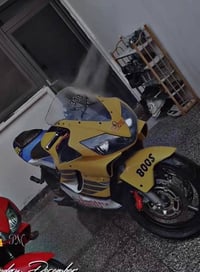 ام فوراي 2004 محرك ما مفتوح السعر 18مكاني الشعب 07716378497