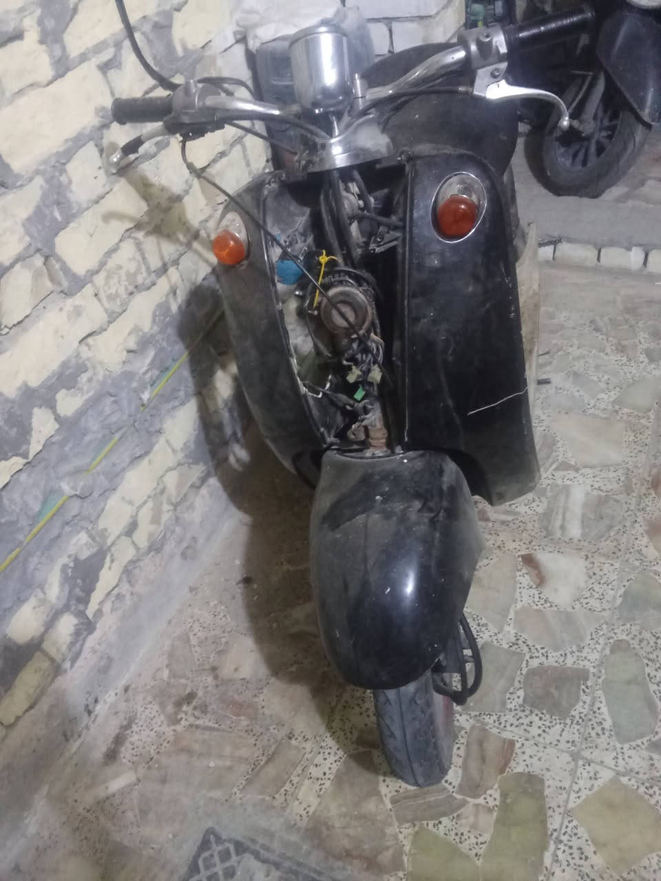 دراجه عبد الحليم  تشتغل بس تكطع نار ((كابريته جديده تجفيت جديد سعرها60 وبيها مجال واتساب ‏‪0777 879 9171‬‏

