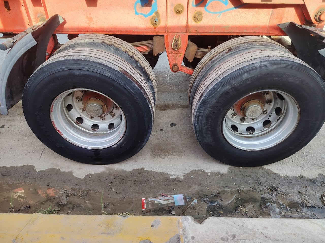 *********** 
فالفو.البيع موديل 2000
