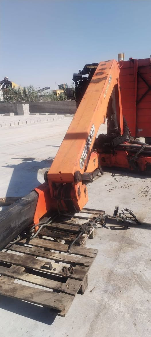 لبيع كرين بفكر موديل  2002 حجم 16000 مايشتغل بل العراق  عنوان الموصل  ***********.    ***********
