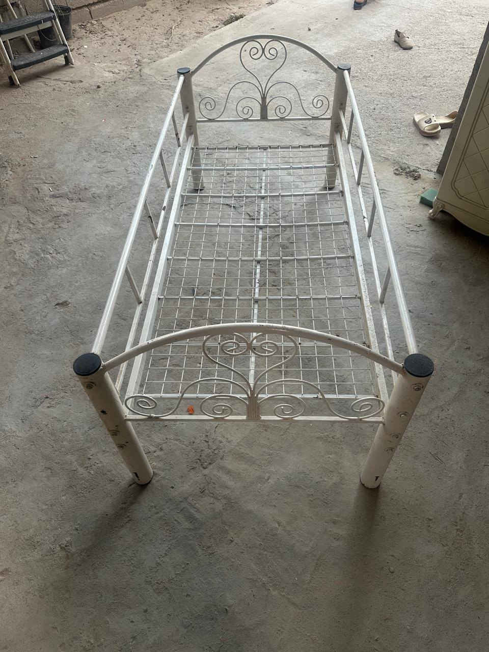 سرير عدد 3
سرير عدد 3 ، نظافة+ متانة 
الطول 165 

السعر الواحد (65) ، 
التواصل عن طريف الفيس


**إذا كنت صاحب هذا الإعلان وتريد حذفه لأي سبب، رجاءا أرسل رسالة إلى الدعم الفني**