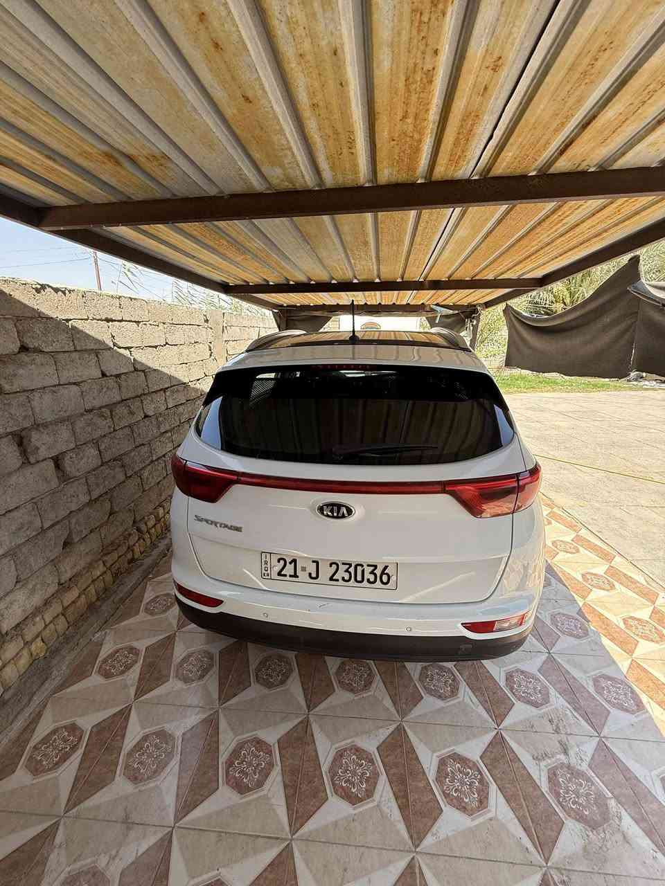 سبورتج 2018 رقم انكليزي بأسمي وسنويتها لـ 2029 مكفولة من الصبغ والضربة عدا شخط تحت الابواب من الجهتين. 184 وبيها مجال، واذا مراوس بسبورتج موديل اعلى.
***********
