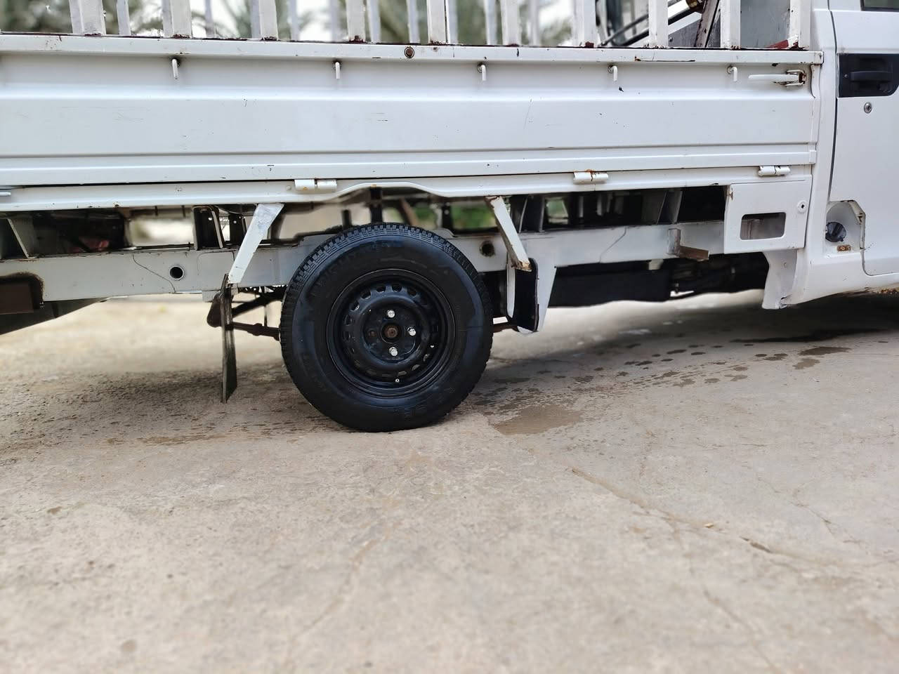 سلام عليكم شيري للبيع موديل 2013 رقم كربلاء جاهزه محرك جديد سياره جاهزه شواصي جدد لسعر ٣٥ وبيه مجال بلاديه مكانك بابل جبله ***********
