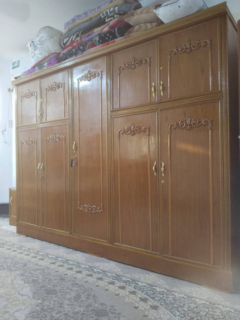 السلام عليكم غرفه اخشاب للبيع نضيفه
السعر ٥٠٠ وبيها مجال الغرفه  نفسها لي بلصور بس زاويه مابيها 
مكاني بابل سكندريه *********** متواجد واتساب
