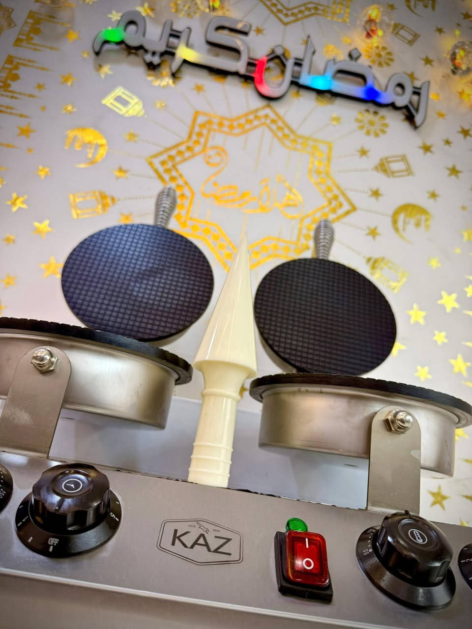 📍 183 محور الكفراوي – الحي الخامس – 6 أكتوبر
🌙🔥 عروض رمضان اللي هتجهز مشروعك صح! 🔥🌙

لو بتجهز كافيه – آيس كريم شوب – محل حلويات – مطعم – مشروع جديد
يبقى الجهاز ده أساسي عندك 👌

🍦 صانعة بسكويت الآيس كريم (الكونو) التجارية – 2 عين
هتساعدك تزود الإنتاج وتطلع شكل احترافي من أول يوم!

✅ مميزات الجهاز:
🍪 تصنيع بسكويت الوافل المقرمش وأقماع الآيس كريم
⚡ جهاز مزدوج الرأس لسرعة الإنتاج ×2
🔥 تحكم مستقل لكل عين + مؤشر حرارة لكل رأس
🌀 قالب دائري بنقشة مربعات شكلها جذاب جدًا
🎯 يأتي مع مخروط تشكيل جاهز

⭐ ماركة KAZ
🆕 جديد بالكامل

🎁 خصومات رمضان لفترة محدودة
⚠️ الكمية قليلة جدًا… الحق جهاز مشروعك قبل نفاد العرض!

📞 احجز الان 

   01014783867 / 01019788850 /  01114402594


**إذا كنت صاحب هذا الإعلان وتريد حذفه لأي سبب، رجاءا أرسل رسالة إلى الدعم الفني**