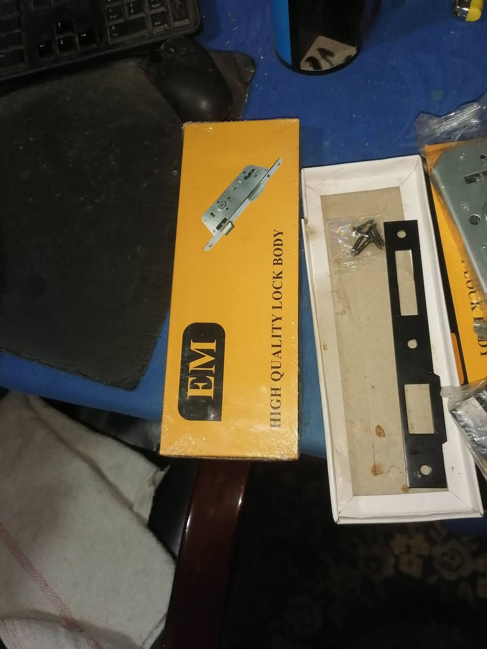 ١٨ قفل
القفل اصلي ١٧ الف للقطعة


**إذا كنت صاحب هذا الإعلان وتريد حذفه لأي سبب، رجاءا أرسل رسالة إلى الدعم الفني**