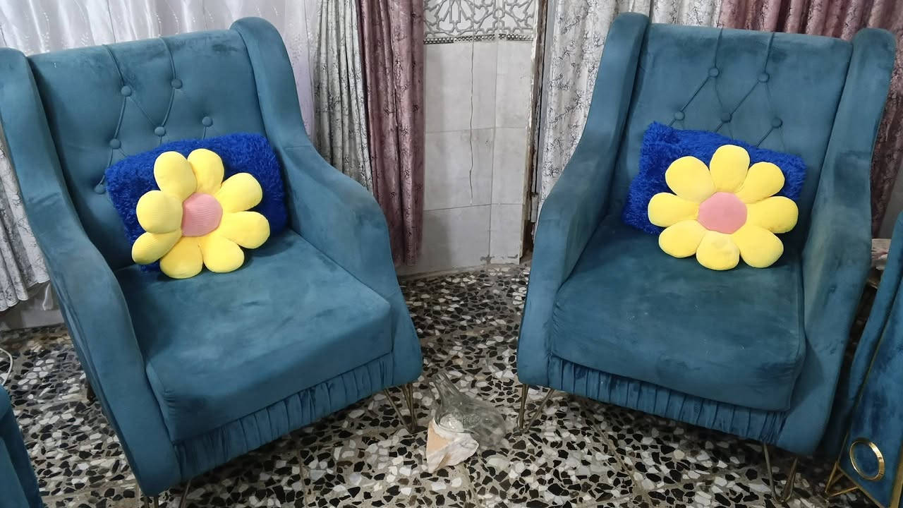 السلام عليكم تخم اخو الجديد ٨ مقاعد رجلين حديد لون ذهبي السعر ٢٧٥
***********
