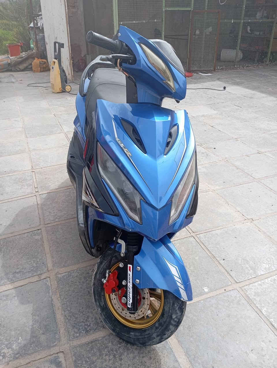 ماكس صيني للبيع ب 350 وبيهه مجال للاستفسار ***********
