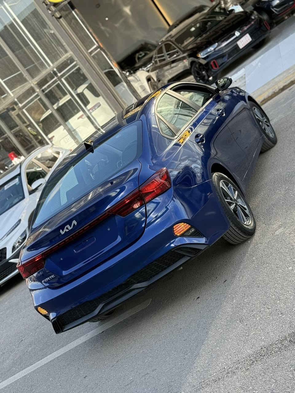 🚗 للبيع: كيا فورتي LXS موديل 2024 بلاش 129$🔥فقط 
📍 مكان السيارة :  موصل مدينه المعارض الجديده 
معرض الركن الذهبي 
📞 للتواصل: واتس اب    ***********
                                              *********** 
🛠️ المحرك: 4 سلندر 2000 دوش المرغوب
السعر بلاااااااش💥🔥😳129$🔥
⚙️ المواصفات:

• شاشة كبيرة وكاميرا
• CarPlay و android
• تحكمات ستيرن
• أوتو ستوب
• قيادة ذاتية
• تحديد سرعة وتحديد مسار
• رادارات أمامية وجانبية وخلفية
• مثبت سرعة
• مانع انزلاق
• 3 انضمة قيادة

⚠️ أضرار السيارة:
• صندوق صبغ و3 قطع كلير امريكي 
• بجم كبس 
بدووون دواخل 
بدووون ايربك 

📌 تفاصيل إضافية:
• السيارة دخول جديد بدون رقم
• تترقم رقم شمالي (دهوك - أربيل - السليمانية)
• لون السيارة ازرق💙
• الكير والمحرك بحالة ممتازة – شرط الفحص
• صدر وخلف "بلادي"
• الرادار وحجر البيئة والكزوز  كلها أصلية
• السيارة بحالة ممتازة وبدون مصاريف
السعر 129$🔥🔥
