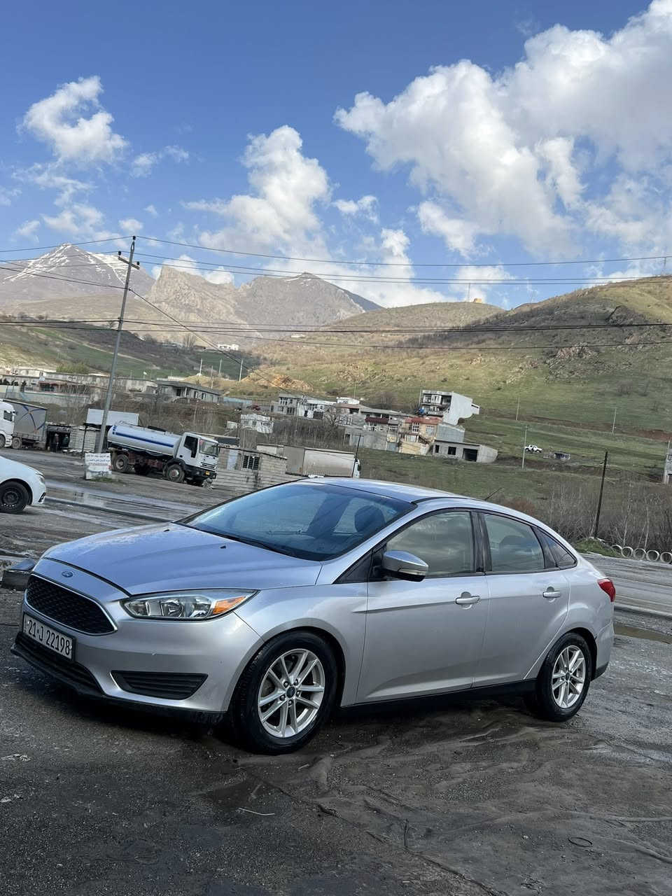 فۆرد فۆکسی وارد ئەمریکی
مۆدێل ٢٠١٧ 
مواسەفات SE
ماوەی رۆشتن 120هەزار کم
پەرەشوتی بەشەرتی هیچ نەتەقیوه
مەکینەی کەپسە، گێر و مەکینە بە شەرت سەت لە سەت
رەقەم و هەزەی تازەیە، ٤ پارچە کلێری ئەمریکا
دوو پارچەی کاڵبووتەوە.
سەیارەکە پێش و پشت کەپسه
باقی بە شەرتی سۆنەری ...
ژم.. ***********
***********واتسئاپ
شوێن هەولێر
نرخی ٧٣ $ مەجال
اهلا حياتي بجم و وراء كبس ، ١٢٠ كم ماشيء ، ارباك بشرط ما تاك، مكينه ٢.٠ مرغوب، بدون دواخل، رقم و سنويه جديد، ٤ قطع كلير امريكا .٢٠١٧ فۆرد فۆکس،
