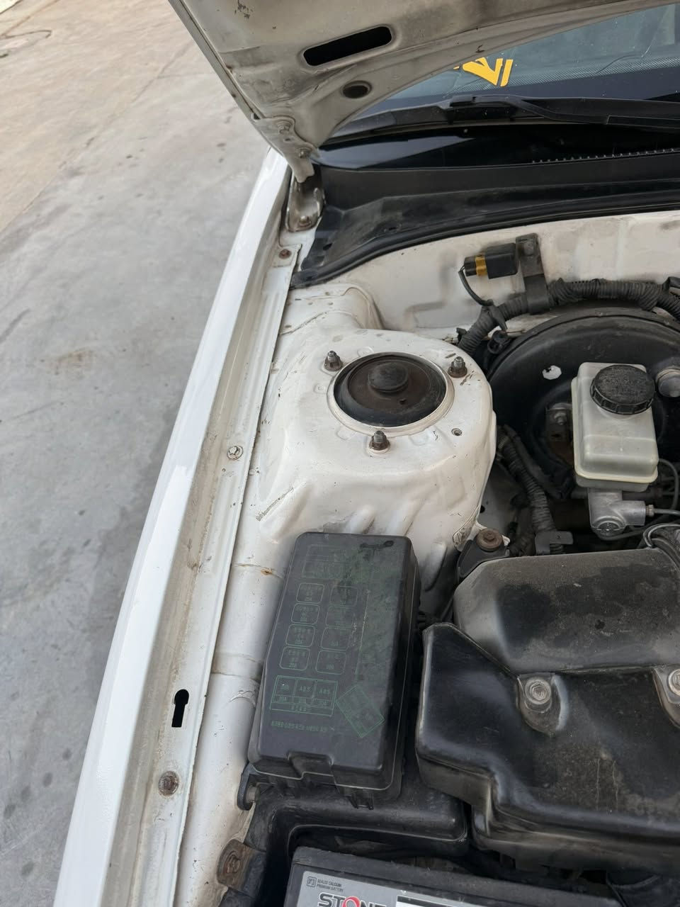 سوناتا موديل 93 سيارة بلاديه بيها كم قطعه مصبوغه مو كلها بدون حادث كير ومكينه صارلهم 3شهور شديناهم جديد مكينه 2000 منظومه تبريد جديده سنويه صارلها 5شهور ساقطه بنهايه ال25 السياره بأسمنه تخم تاير صدر خلفي امامي جديد شاشه ايباد السعر 47 وبيها مجال فقط بيع بدون مراوس العنوان ديالى كنعان نهر إبراهيم الرقم ***********
