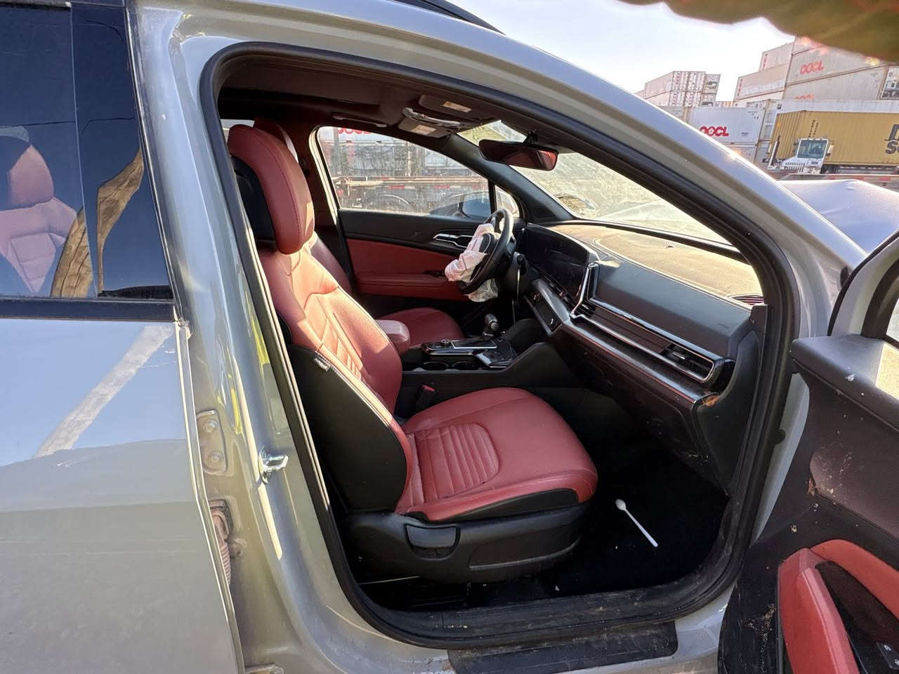 للبيع كيا سبورتج واصله بلاردن ابيع بدون كمرك ترهم شهداء  موديل 24 مواصفات SX السعر 147و بيها مجال بسيط 
رقمي ***********
