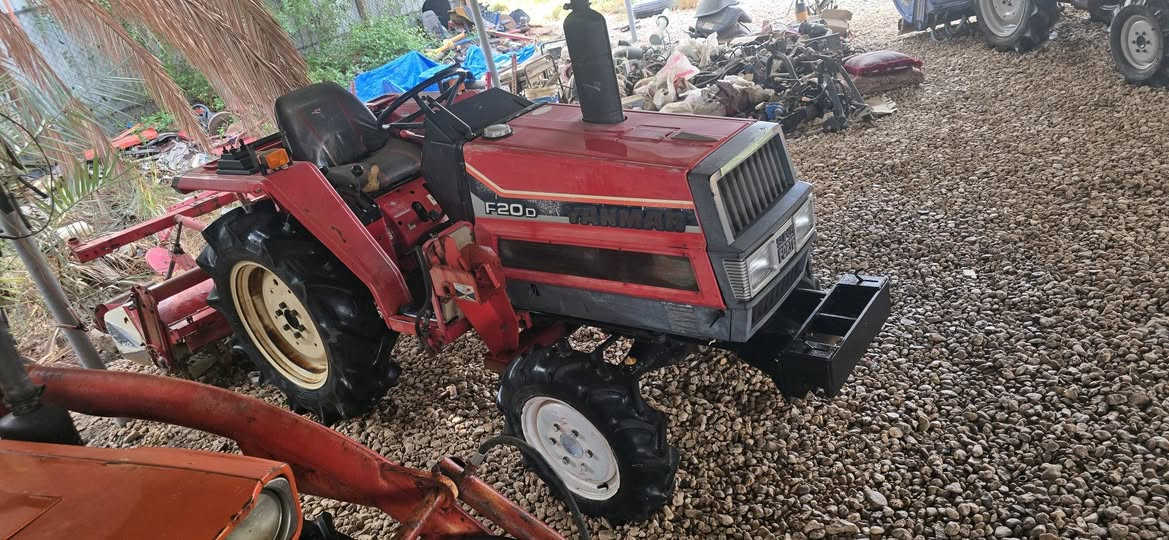 مكائن خاصه للبساتين مع رافعات شوكيه ٢طن مع رافسات يدويه مع محركات كابوتا ٣بستم خاصه للمولدات مع معدات مكائن زراعيه من عربانه وديجر وخرماشه ومعدلان وفدان ومرازه عمل عراقي حدادي درجه اولى موجوده في بابل الهاشميه هاتف*********** و*********** يكون الرد فقط على الاتصال او المراسله على الخاص مع الصوره...
