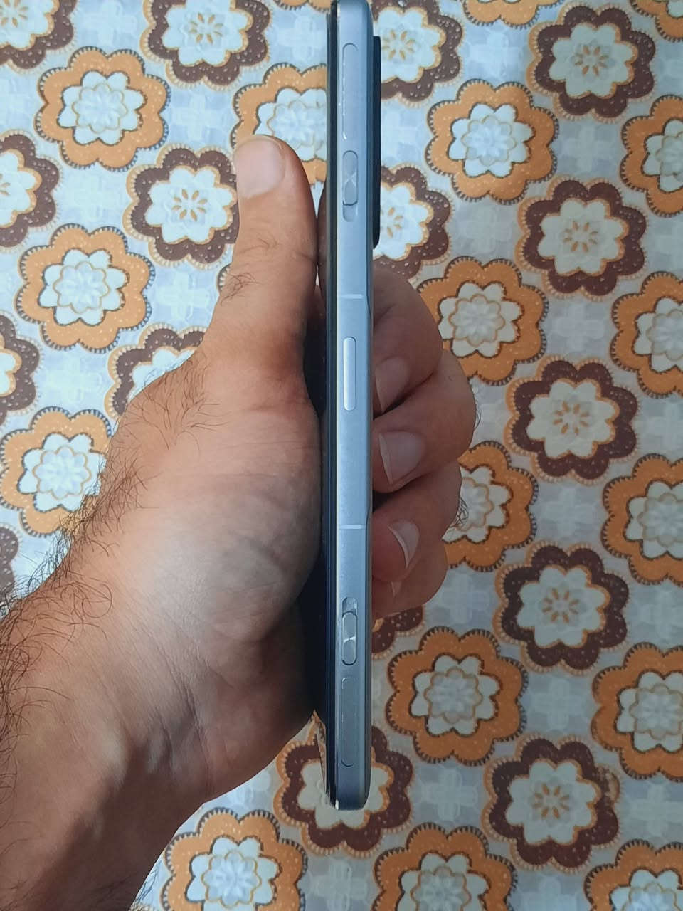 Poco F4 GT - 256 GB .
المعالج: Snapdragon 8 Gen 1 (أداء جبار في الألعاب والمهام الثقيلة).

الذاكرة: 256 كيكا + ( 12 كيكا رام + 4 كيكا اضافية ).

الشحن: شحن خارق (يُشحن بالكامل في حوالي 17 دقيقة فقط!).

الشاشة: AMOLED تدعم 120Hz لأفضل تجربة سلاسة.

المميزات الإضافية: أزرار جانبية (Pop-up Triggers) مخصصة للألعاب تعطيك أفضلية في PUBG.

نظام التبريد: تبريد مائي متطور للحفاظ على استقرار الجهاز.

نظافة الجهاز ٩٩% جهاز معتني بيه 

بس كارتونه الجهاز ضايعة 

العنوان: كربلاء

سبب البيع اريد ابيعه و أشتري تاب للدراسة 

السعر: 300 الف وبي مجال


**إذا كنت صاحب هذا الإعلان وتريد حذفه لأي سبب، رجاءا أرسل رسالة إلى الدعم الفني**