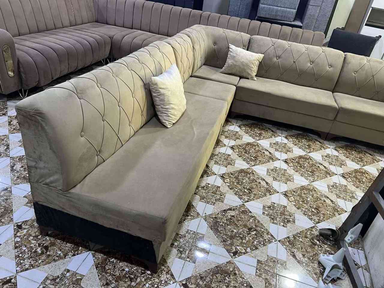 بؤ فروشتن
تةنها ١٢٥ هةزار
١٠ نةفةريية

***********
