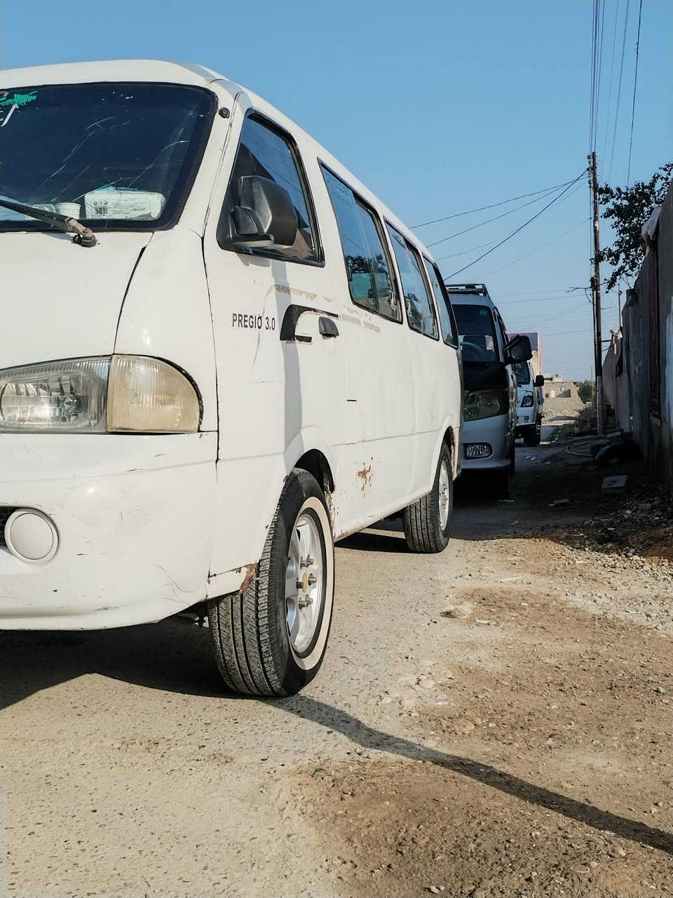 سلام عليكم شبوط للبيع موديل 2001 السياره بسمنة سيارة مكفولة من محرك وكير واكسن وكهربائيات وشوصي مكفولة و تخم تاير رقم  ***********
