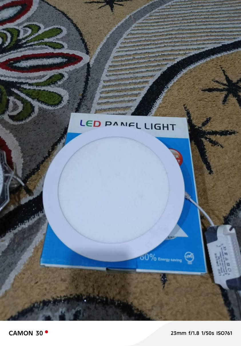 لد سقف ثانوي عظم شكل قديم
أحجام السعر مناسب تصفيه محل حجم ١٨ واط بسعر ٣٠٠٠
وسط بسعر٢٠٠٠
صغير ب١٥٠٠
رفوف أندي إف ٤ أمتار بسعر ١٥ ألف كلهن
شبكه نانو كامله بسعر ٤٠ ألف
مكان نجف تواصل خاص ***********
