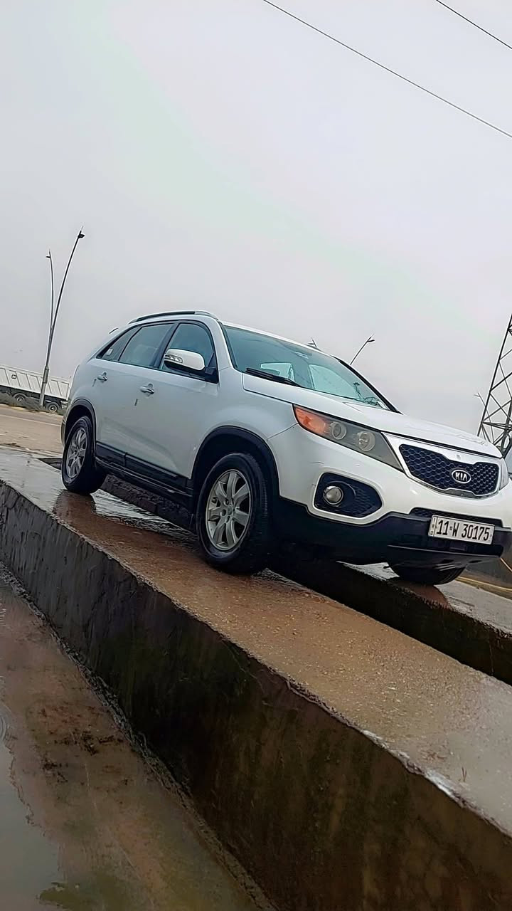 سورنتو للبيع موديل 2013امريكي محرك 2400
رقم بغداد ابسمي 7راكب نص فول بيهه جاملغ وبنيد رش بدون لادواخل ولا اي شي سيارة كاملة ماناقصهه شي 
 مكانهه ديالى الخالص السعر 136 رقم
الهاتف ***********
