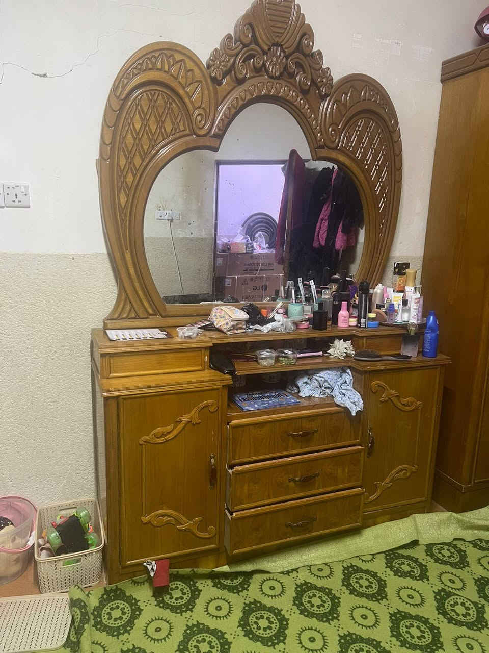 السلام عليكم
غرفه للبيع جدا نضيفه
الي حاب يشتري السعر خاص والتواصل ع هاذه الرقم ***********
