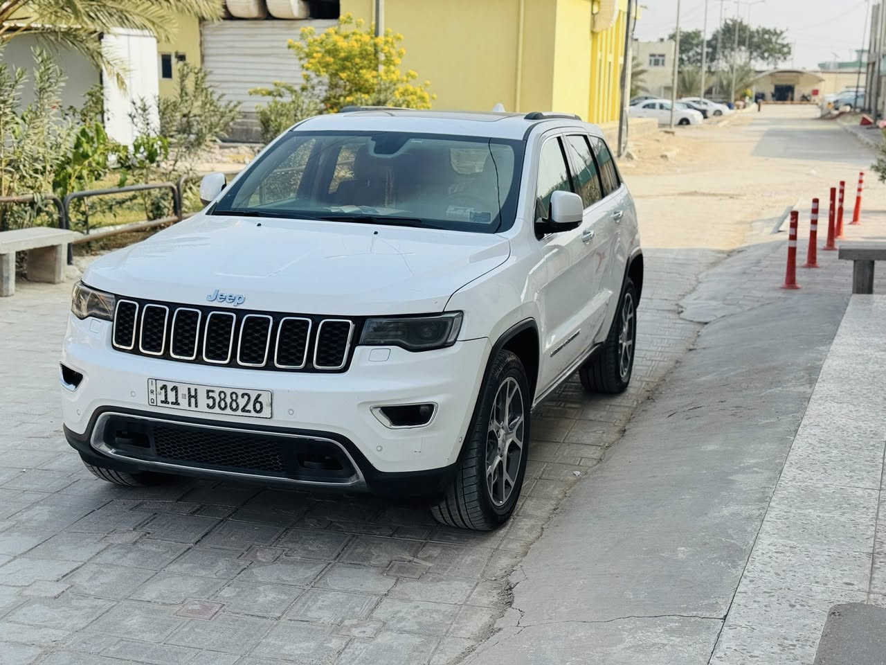 للبيع فقط
جيب كراند شيروكي موديل 2020 خليجي

فول مواصفات لمتد السياره ،داخل عسللي ،مكفوله كفاله عامه عدا طرف الجاملغ  الامامي تكحيل كارت بسيط ومرفق بالمنشور 

رقم بغداد بأسمي شخصيا، العداد 91 الف 

السعر. 300 بيها مجال بسيط

عنوان بابل
***********
