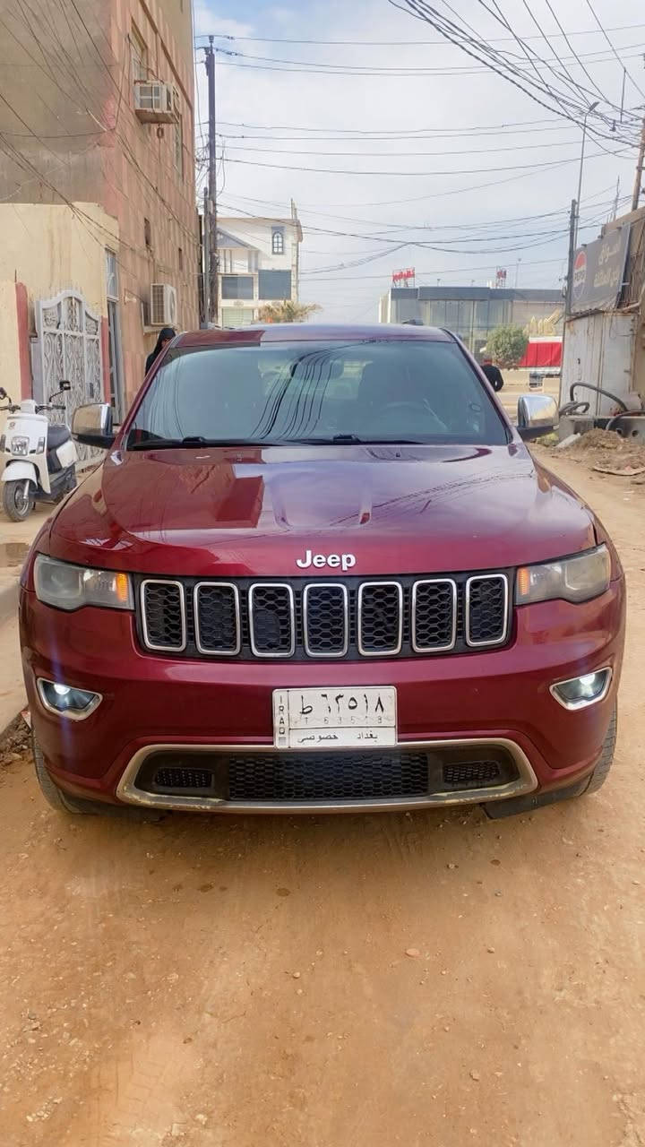 جيب لميتد موديل ١٧ أمريكي فول مواصفات ماعدى الجكات حادثها جاملغ وبنيد بامريكا وشادلها بنيد اصلي وبالعراق صبغ شبر جاملغ خلفي مكينه ٣٦٠٠ 
السعر ١٩ الف دولار 
***********
