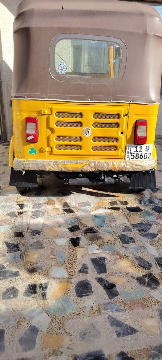 سلام عليكم تكتك للبيع 19شهر الثاني رقم رقم تحويل ناني يوم سعر5 وميه وبيه مجال مكاني بغادالبلديات
***********
