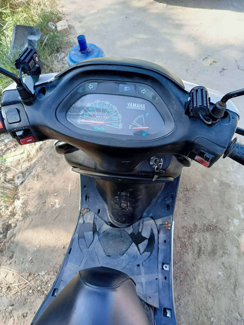 السلام عليكم
من رخصه الادمن المحترم 
دراجه دولفين للبيع فقط 
مكينه حاويه كفاله عامه من كلشي 
الدراجه كفاله عامه من كهربائيات سلف هندر 
باتري جديد تايرات جدد دبلات جدد كفراتهه نضيفه شوفة عينك اشاير يمنه يسره مرايات جدد عداد سرعه وبانزين جديد شي على شي الدراجه جديده مال جناي السعر 550 
مكاني ديوانيه شاميه طريق الصلاحيه 
للاستفسار اكثر اتصل *********** بي واتساب
