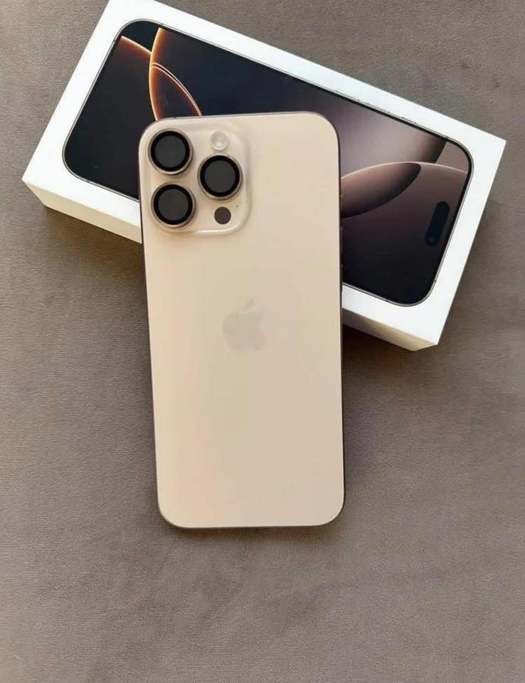 ايفون 16 برو ماكس شرق اوسط.   ذاكره 256 تك سيم وشريحه الكتروني مشحون فقط 26 مره جهاز جديد ضمان لشهر ال10  
السعر مليون 425 قفل من الاخير لاتتصل غير هل سعر
***********
