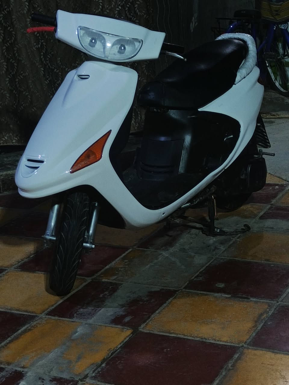 السلام عليكم فراشه للبيع نضيفه حيل  مكان حله سعر 375وبيه مجال لشراي  ***********
