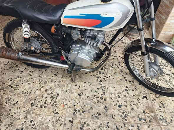 سلام عليكم دراجه نامه شلامجه  الاصلي كلك مديل 24 مامفتوحه غير تفيلس فقط دراجه حلوه ومناقصه شي المكان طريق النجف عمود 1095 السعر 450 وبيه مجال بصيط ***********
