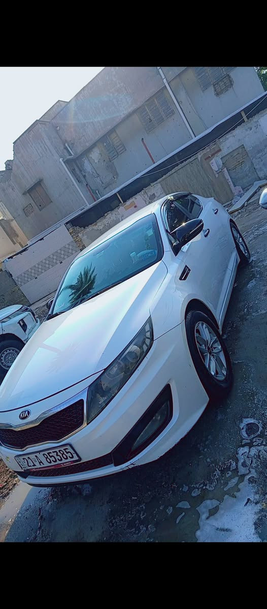 السلام عليكم كيا اوبتيما خليجيه بيها جاملغ امامي ولجاملغ الخلفي بدون دواخل  2011 رقم شمالي تحويل مباشر مواصفات كشن كهربائي سفتات بالستيرن مري شفط تبريد ثلج صدر تخم تاير السياره مكينتها لاطشه أبيعها على وظعها السعر 95 هاتف ***********

