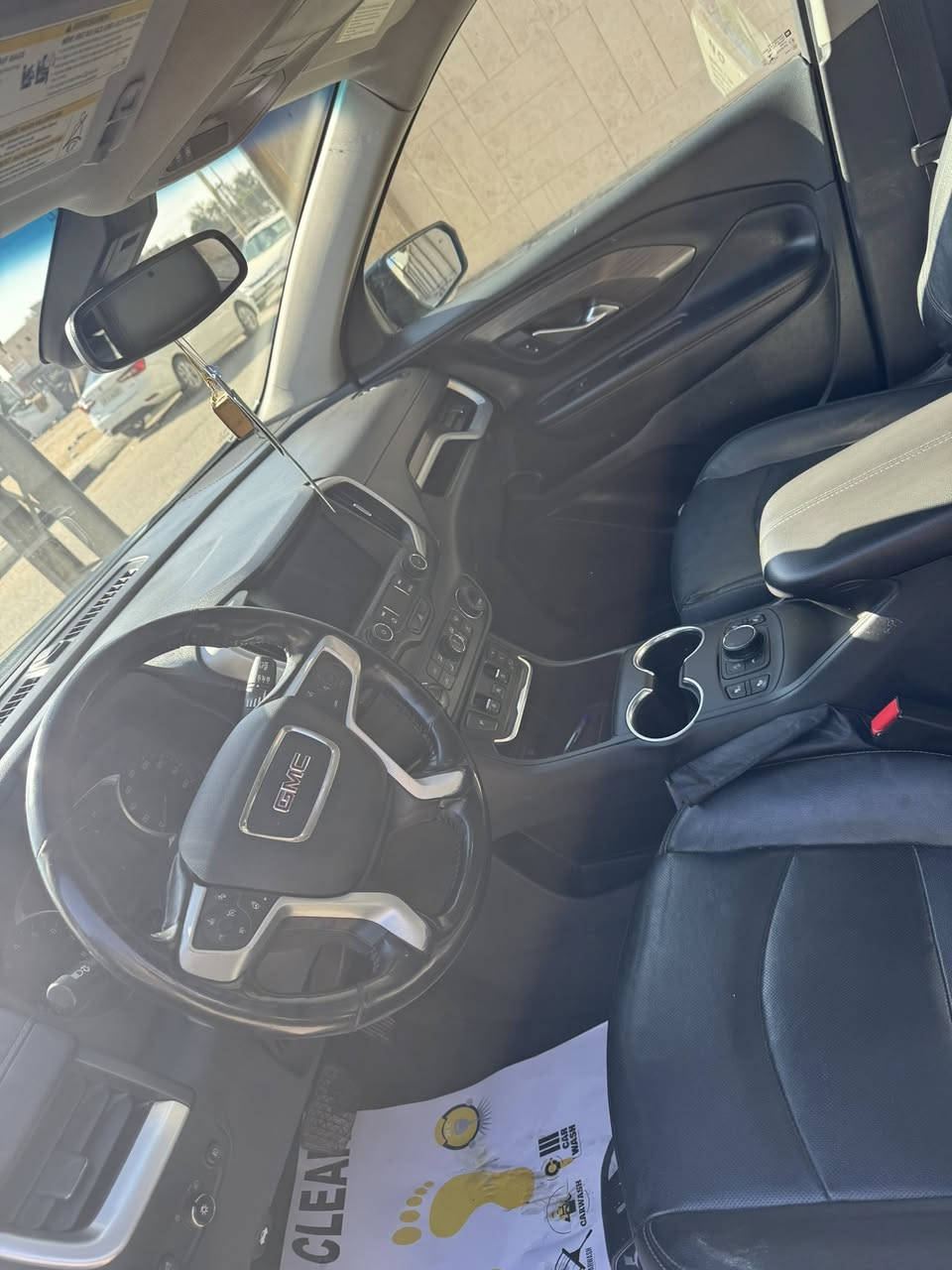 جمسي تيران للبيع ٢٠٢٠ محرك ٢٠٠٠ 
ماشيه ٨٨ 
ضربه خلفيه 
السعر ١٥٠ 
للاستفسار ***********
