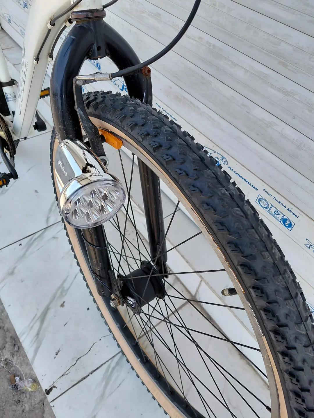 حجم 29  المعدن حديد ويالة المنيوم 3  × 6 سرعات من shimano السعر 200 الف شامل التوصيل     ✈يوجد توصيل لجميع المحافضات ✈ كركوك مدخل سايدين حي الاسرى والمفقودين  معرض ابو شيفان ( *********** )
