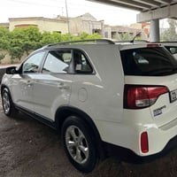 سورنتو ٢٠١٤ خليجي ٤ سلندر رقم سليمانية ماشية ١٧٥ الف بدون قطعة صبغ الس...