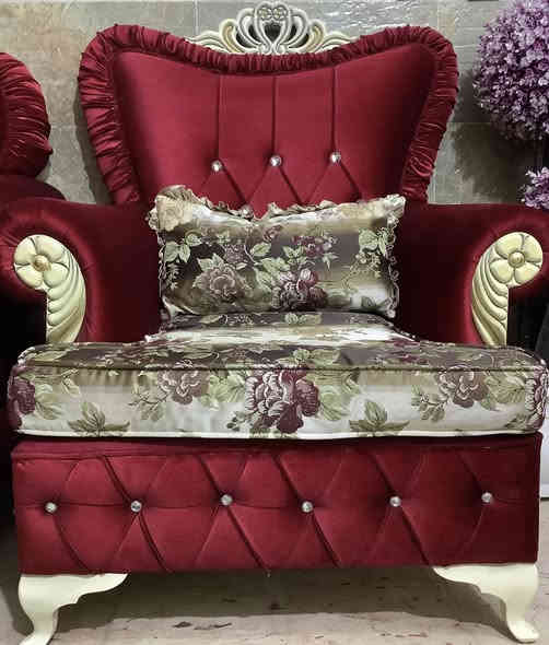 السلام عليكم تخم ملكي للبيع 10 مقاعد 2 كبار 1 وسط 2 صغار مابيهن اي ضرر ولا تاثيرات خارجيه السعر 850 وبي مجال المكان كوت الهورة ***********
