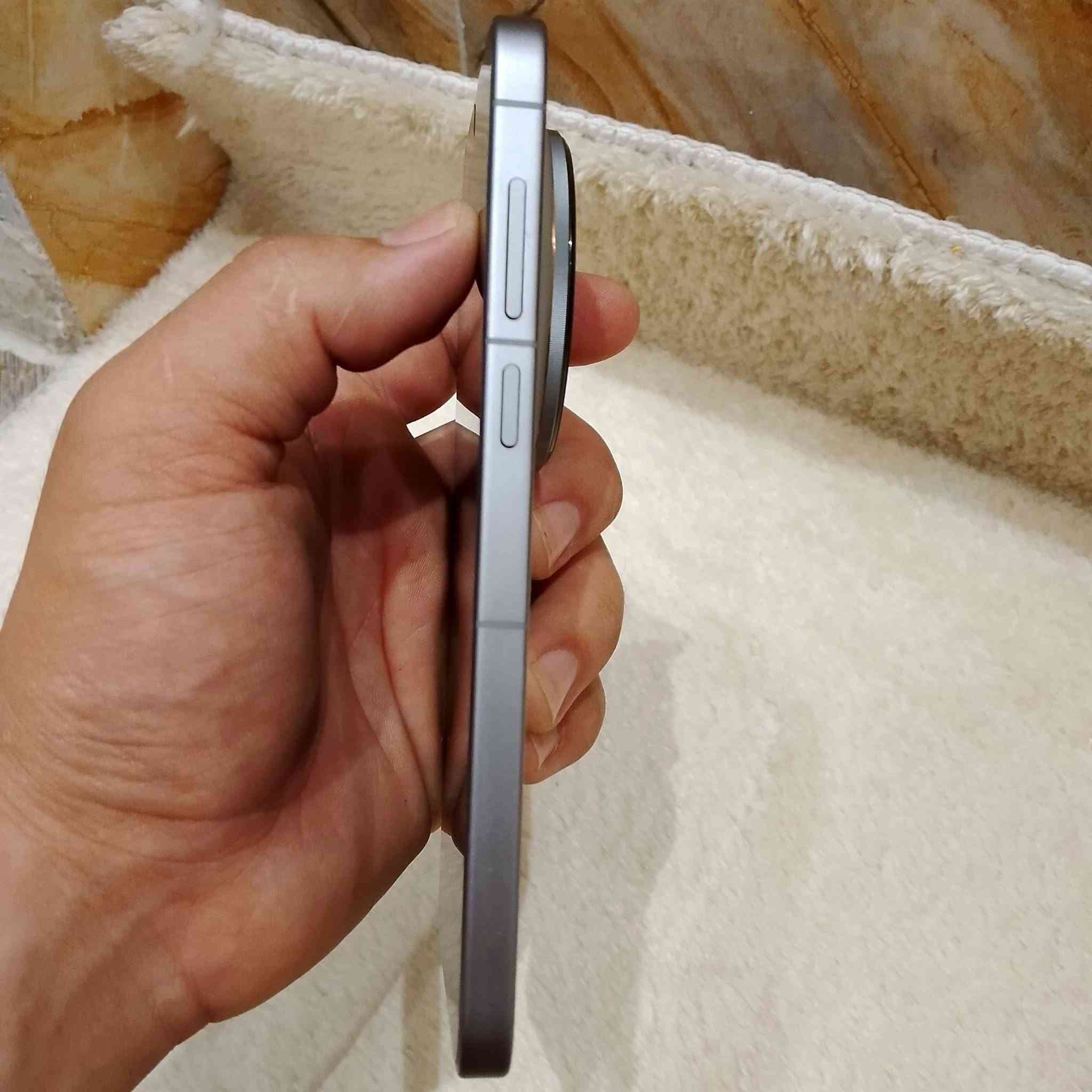 VIVO X300 PRO
ذاكرة 512 عشوائي 16  النسخة الصينية 
جهاز كلش جديد بمعنى الكلمة بي شخوط بلكامرة وهاي الشغلة عادية بلجهزة الكامرتهة بارزة ومغلفة لاصق حماية امانة الله ما بيهة شي فقط شخوط وشتريد خادمك اتريد  ضمان يومين هم انطيك بلجهاز ماكو اشكال  
بطارية 100 
ملحقات كاملة 
بي شرائح تحسين الاداء ومعالجة الصور 
السعر 1300 وبي مجال للمشتري 
توصيل متوفر لكل المحافظات 
عنواني كربلاء المقدسة 
للاستفسار 
‏‪***********‬‏ واتساب فقط 
@ الجميع
