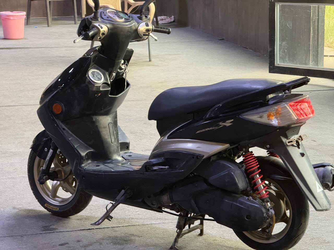 سكنز
فحل نوزل
خطين كوري
بيها نواقص بسيطه
650
وبيها مجال
***********
