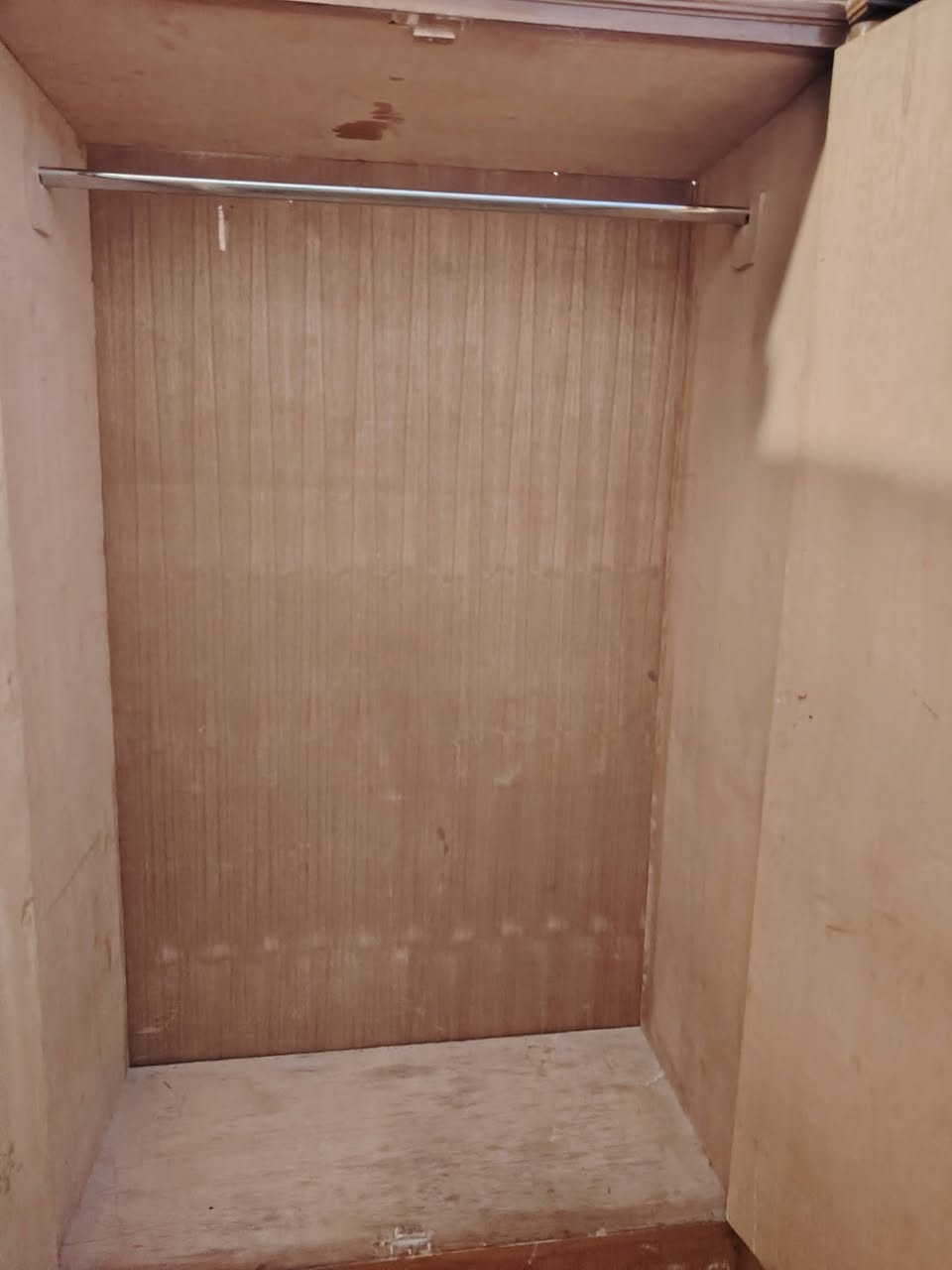 مرحبا عندي هاذه الكنتور للبيع تسكام 6 بيبان سعر 160 مكاني نجف شراي خاص او تصل برقم عل خط ***********
