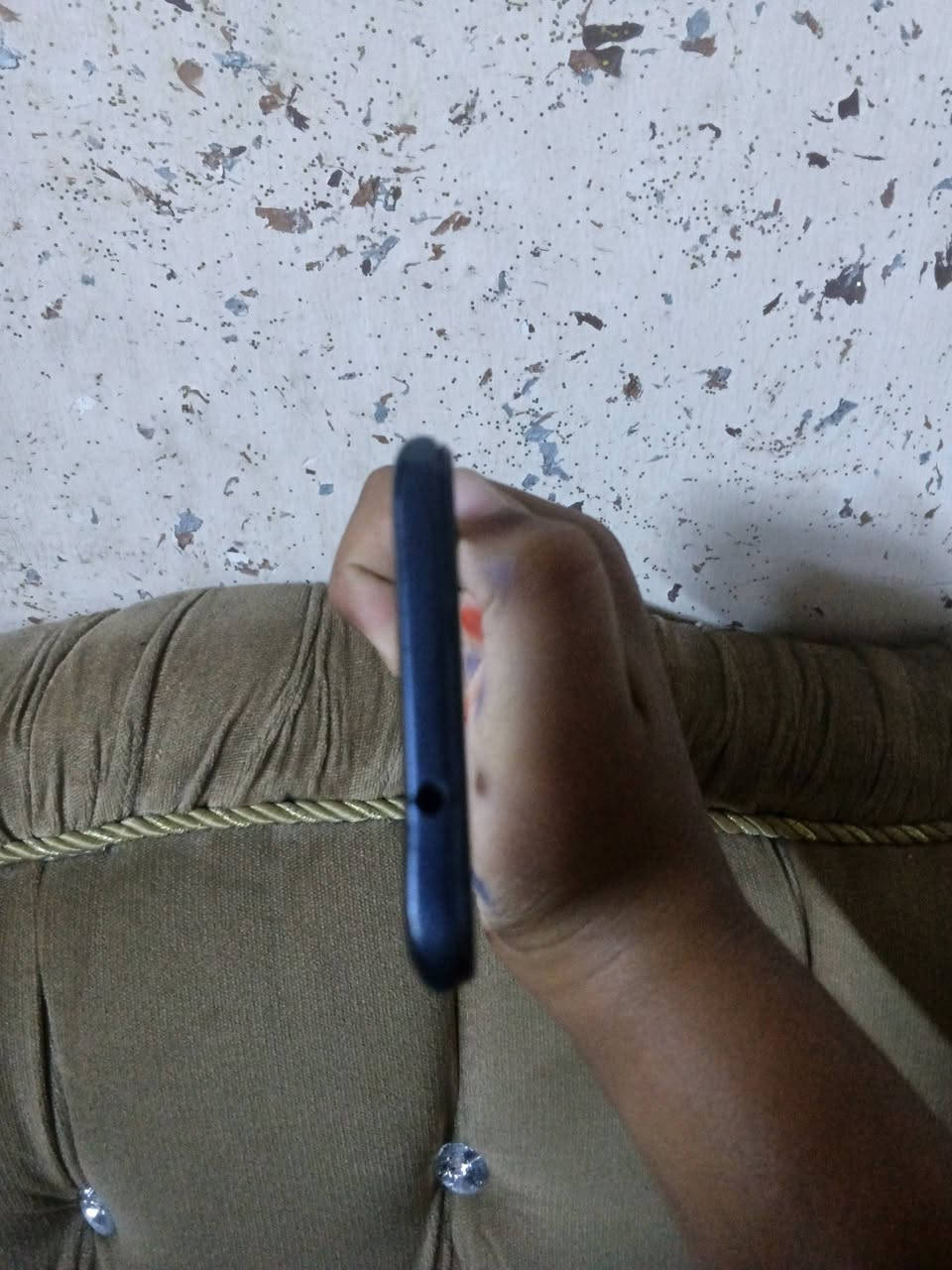 السلام 📞عليكم  تي سي ال📞 موبايل حيل نظيف فقط صوت مابي📠 بس شاشه بها فطر ذاكره 32💡 موبايل السعر 📲40 بمجال📠 تواصل📞 على هذا الرقم ***********.     ***********
