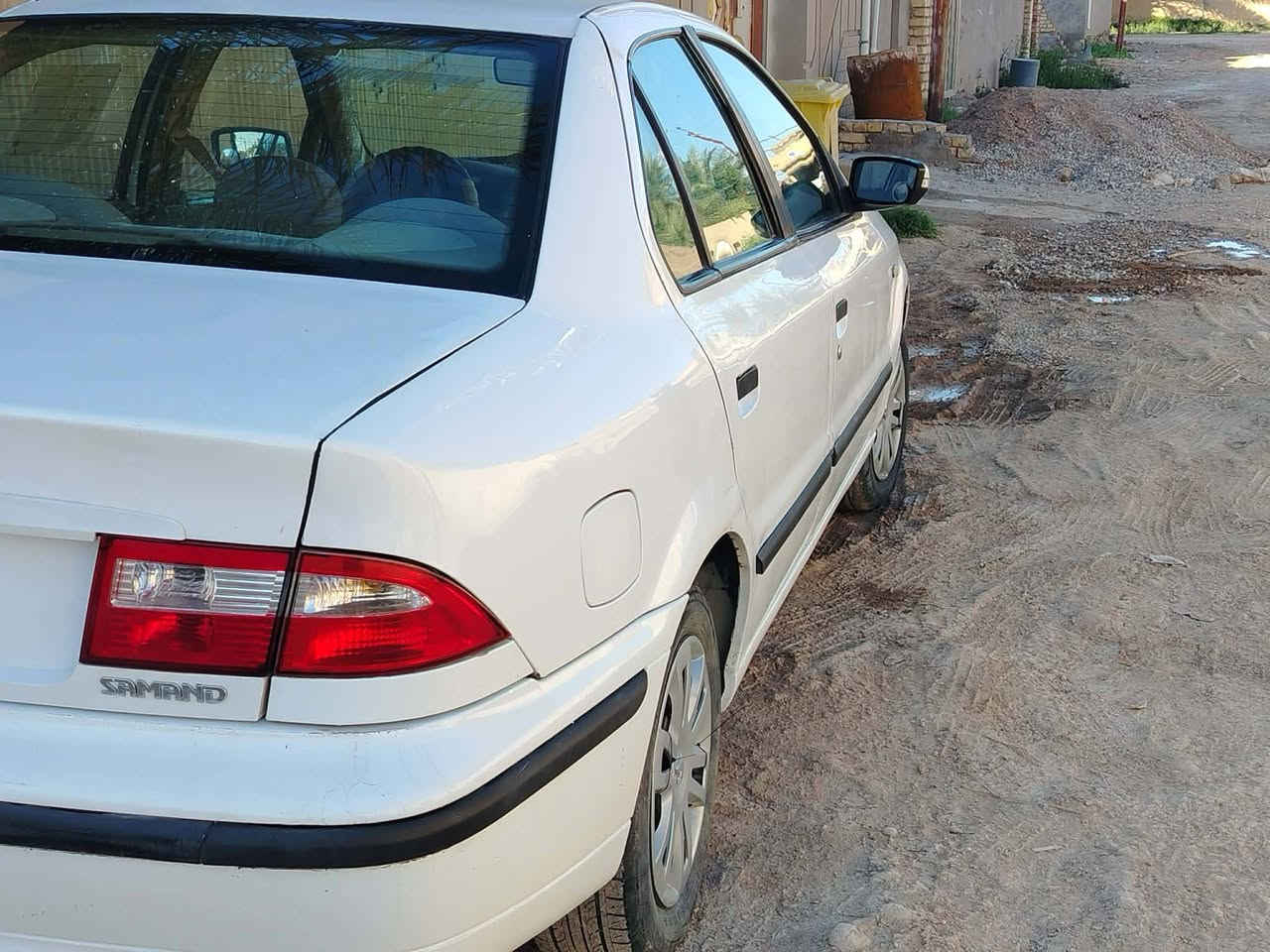 سمند ٢٠١١ سورن خط واحد يعني حالها حال السمند
كاملة نقصها فقط تبريد 
بيها ضربه بالجاملغ الامامي اثر ضربه خفيفة 
رقم واسط ومكانها واسط وسعرها مناسب للشراي 
كير مكينة نضيفة جدا 

سعرها ٣٩ وبيها مجال للشراي 
للإستفسار 
على الواتساب ***********
