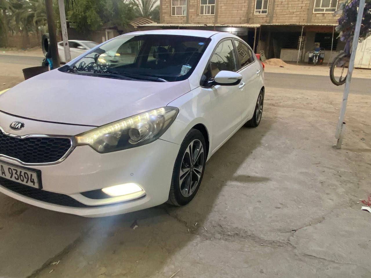 السلام عليكم سيراتو موديل 2014 فول ماعده الفتحة والبصمه السياره جاهزه كلهه سونارمرفق معها المكان حله سياحي الاستفسار*********** السعر 115بيهه مجال بصيط صبغ فقط بدون معجون 3 قطع
